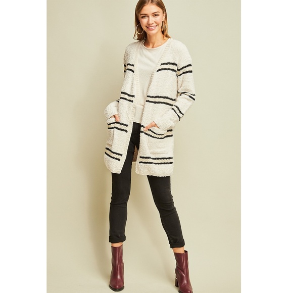 Still available in Med/Lg in new listing* - Picture 3 of 7